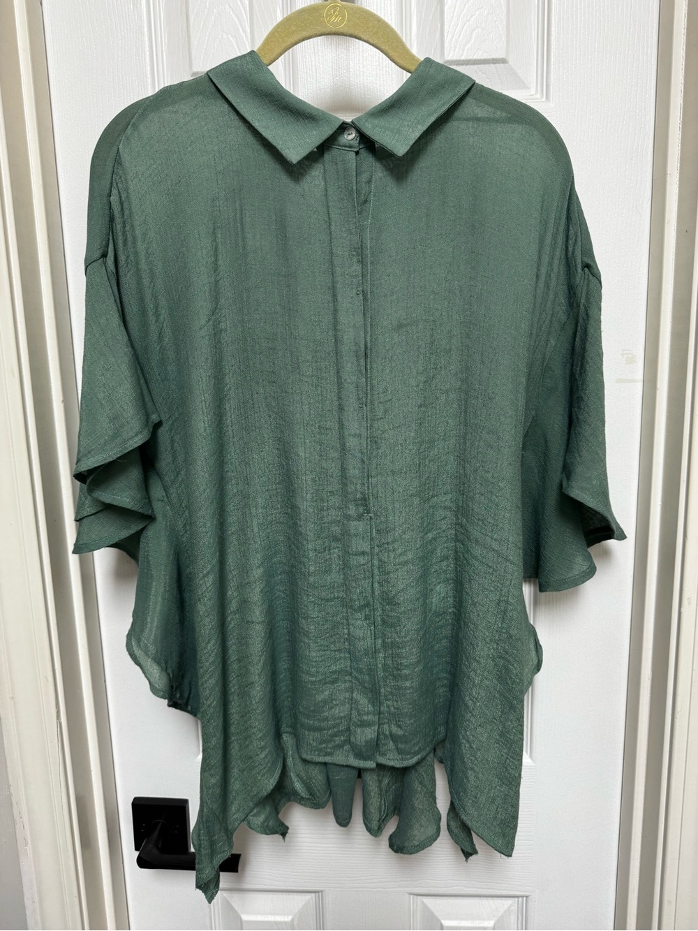 Bobeau Lightweight Green Women's Blouse - Elegant Draped Top